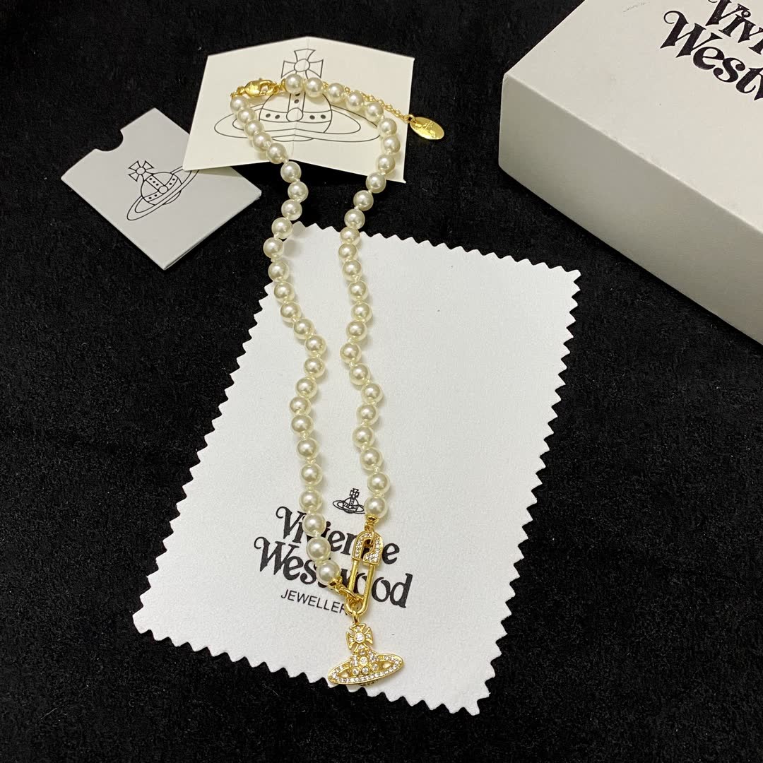 Vivienne Westwood Chloé Pearl Necklace with Logo Pendant